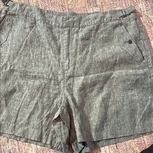 Women's green athleta Linen Shorts size 22 women’s 7” inseam